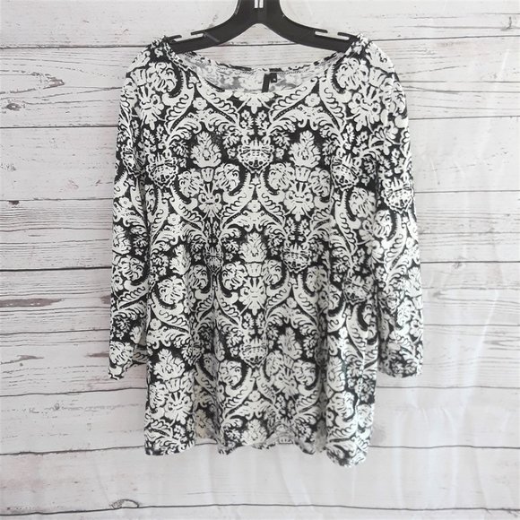 Cathy Black/White Textured Stretch Pullover NWOT - Picture 1 of 6